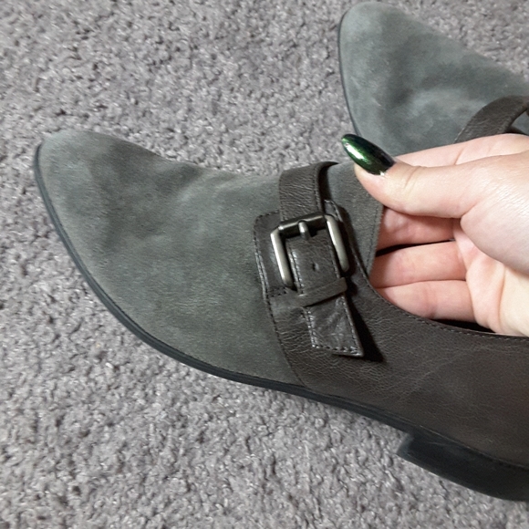 VIA SPIGA $109 Gray Suede Leather Buckle Loafer Size 6 - Picture 2 of 6